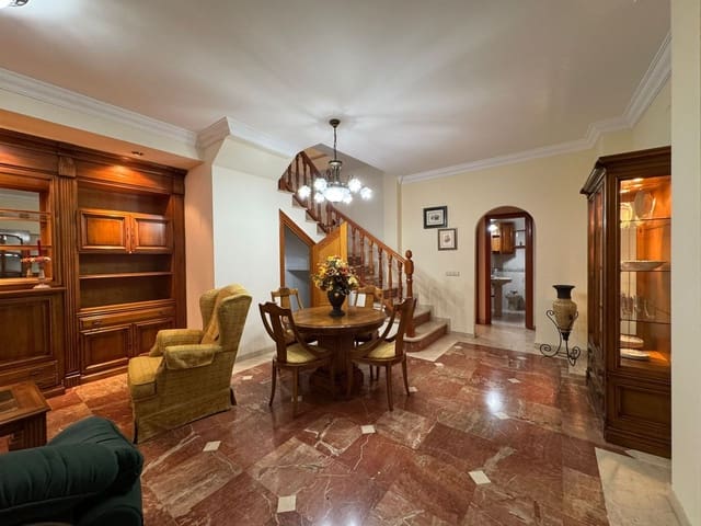 3 soverom Kjedet enebolig til salgs i Centro, Estepona - € 450 000 (Ref: 9235972)