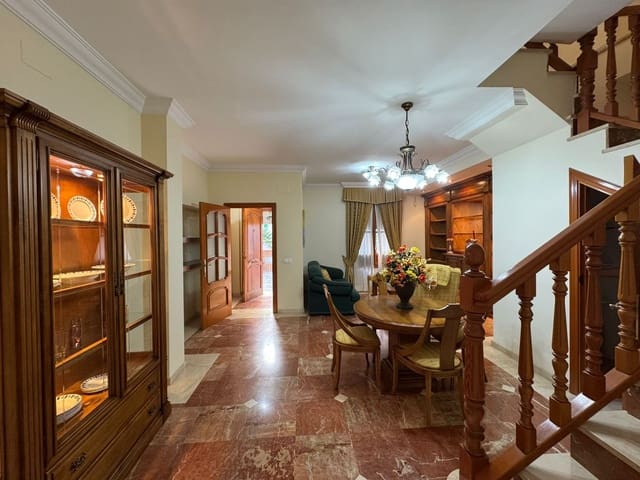 3 soverom Kjedet enebolig til salgs i Centro, Estepona - € 450 000 (Ref: 9235972)