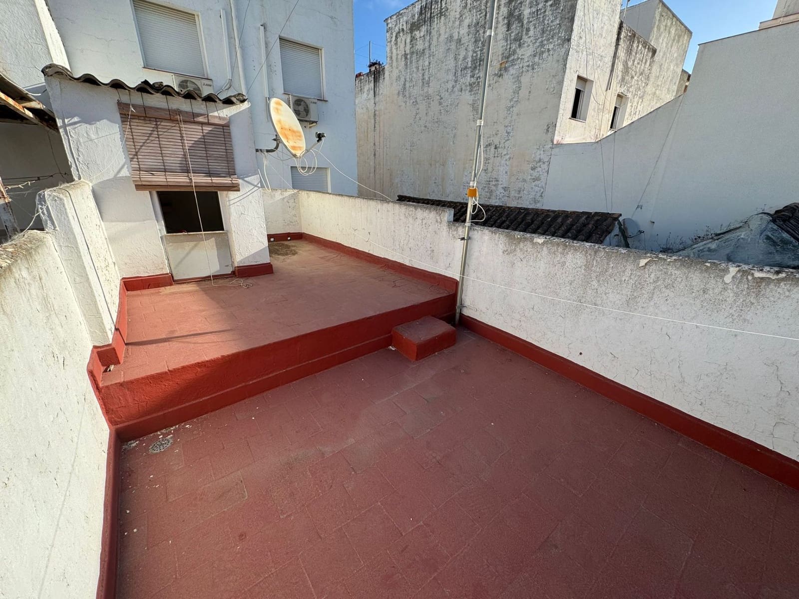 Pareado de 3 habitaciones en Estepona en venta - 260.000 € (Ref: 9263976)