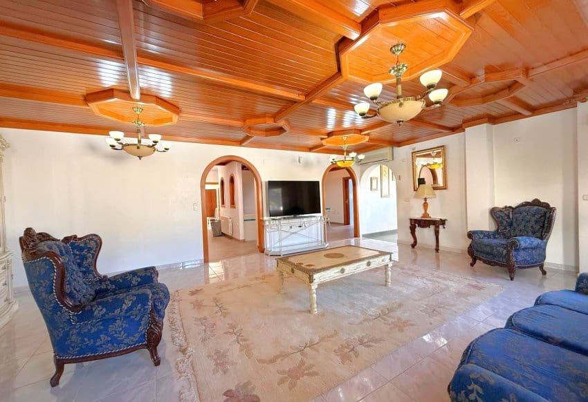 5 sypialnia Willa na sprzedaż w Blue Lagoon z basenem garażem - 1 250 000 € (Ref: 10009804)