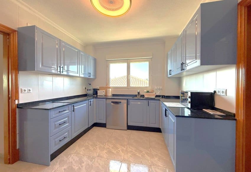 5 sypialnia Willa na sprzedaż w Blue Lagoon z basenem garażem - 1 250 000 € (Ref: 10009804)