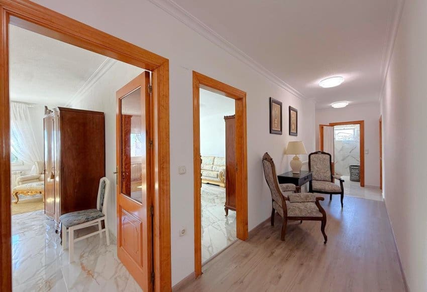 5 sypialnia Willa na sprzedaż w Blue Lagoon z basenem garażem - 1 250 000 € (Ref: 10009804)