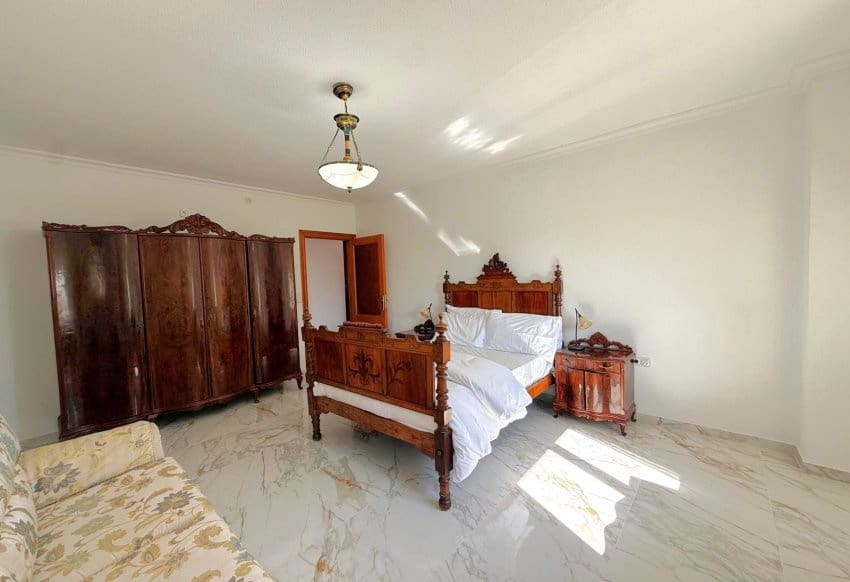 5 sypialnia Willa na sprzedaż w Blue Lagoon z basenem garażem - 1 250 000 € (Ref: 10009804)