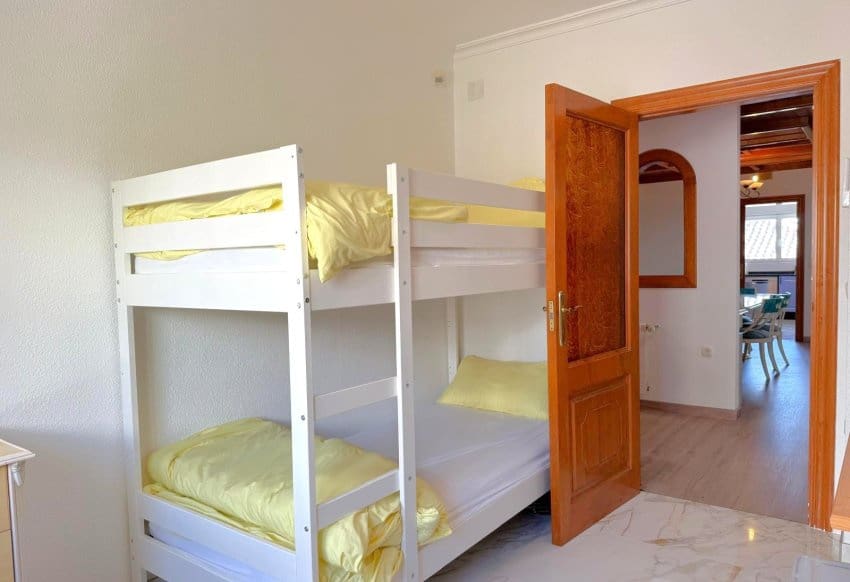 5 sypialnia Willa na sprzedaż w Blue Lagoon z basenem garażem - 1 250 000 € (Ref: 10009804)