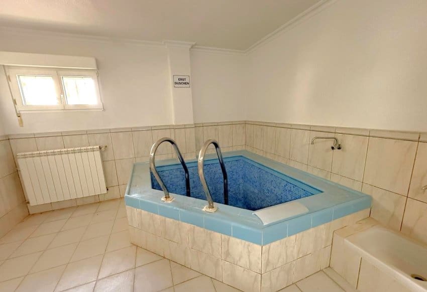 5 sypialnia Willa na sprzedaż w Blue Lagoon z basenem garażem - 1 250 000 € (Ref: 10009804)