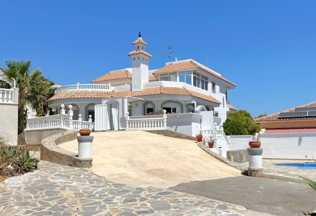 5 sypialnia Willa na sprzedaż w Blue Lagoon z basenem garażem - 1 250 000 € (Ref: 10009804)