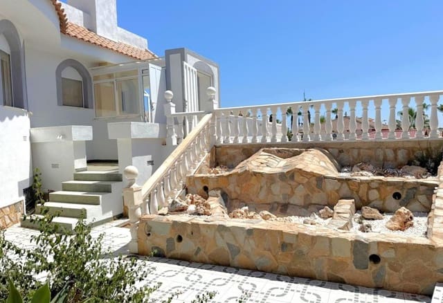 5 sypialnia Willa na sprzedaż w Blue Lagoon z basenem garażem - 1 250 000 € (Ref: 10009804)