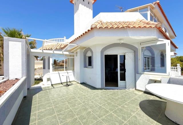 5 sypialnia Willa na sprzedaż w Blue Lagoon z basenem garażem - 1 250 000 € (Ref: 10009804)