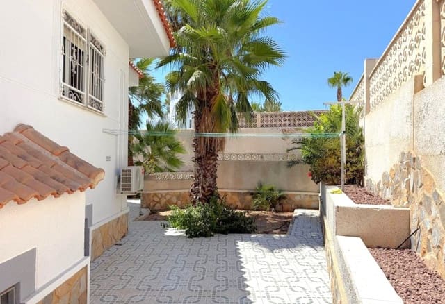 5 sypialnia Willa na sprzedaż w Blue Lagoon z basenem garażem - 1 250 000 € (Ref: 10009804)