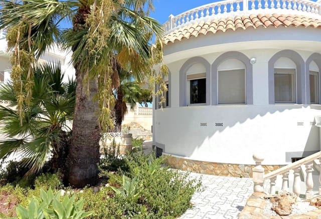 5 sypialnia Willa na sprzedaż w Blue Lagoon z basenem garażem - 1 250 000 € (Ref: 10009804)