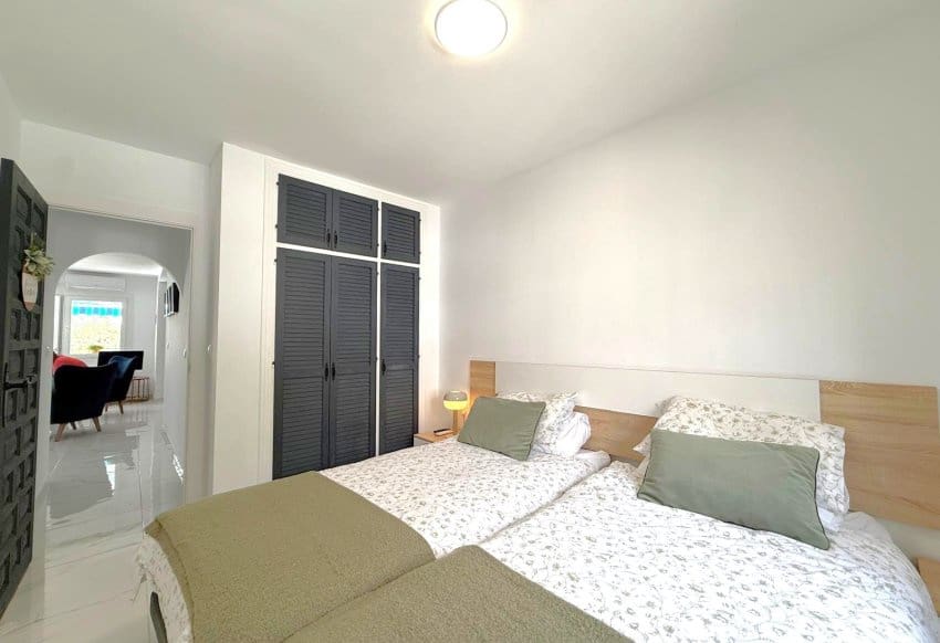 Casa de 4 habitaciones en Villamartin en venta con piscina - 325.000 € (Ref: 10014169)