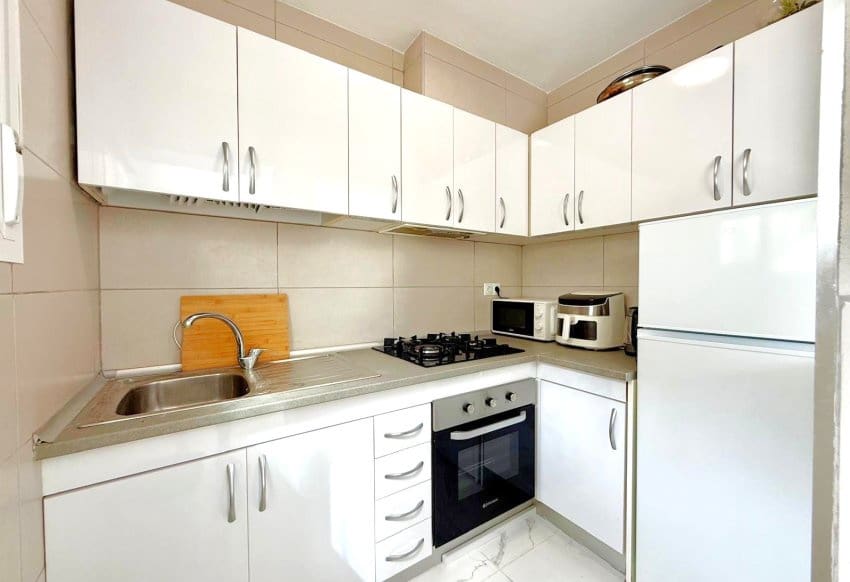Casa de 4 habitaciones en Villamartin en venta con piscina - 325.000 € (Ref: 10014169)