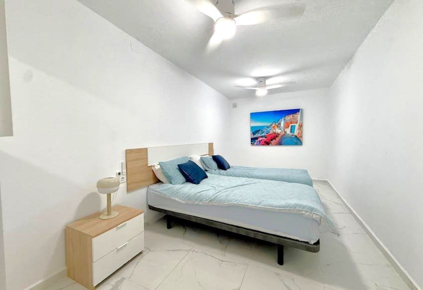 Casa de 4 habitaciones en Villamartin en venta con piscina - 325.000 € (Ref: 10014169)