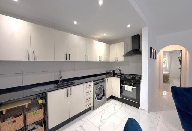 4 bedroom Townhouse for sale in Villamartin, Orihuela with pool - € 325,000 (Ref: 10014169)
