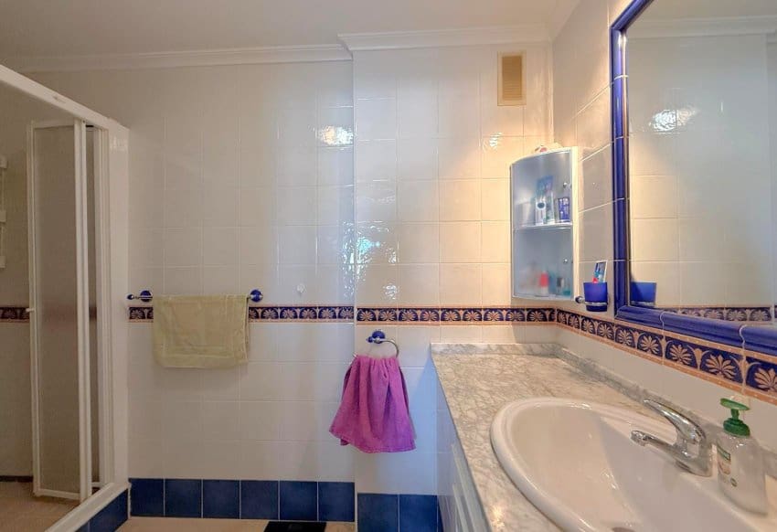 2 soverom Leilighet til salgs i Villamartin med svømmebasseng garasje - € 209 900 (Ref: 10016747)