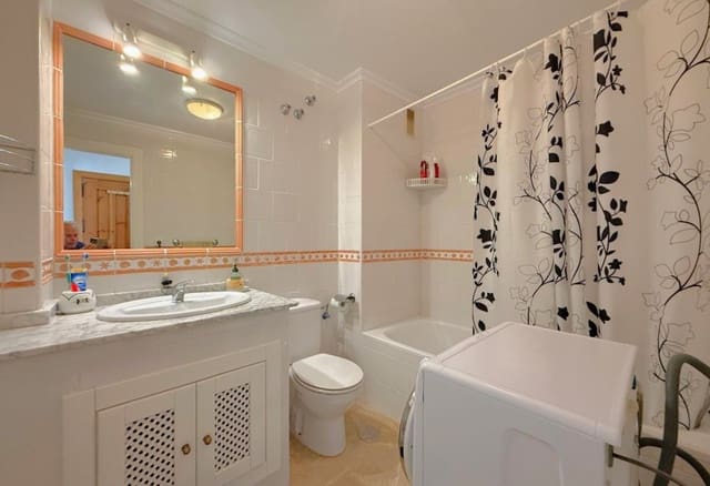 2 soverom Leilighet til salgs i Villamartin, Orihuela med svømmebasseng garasje - € 209 900 (Ref: 10016747)
