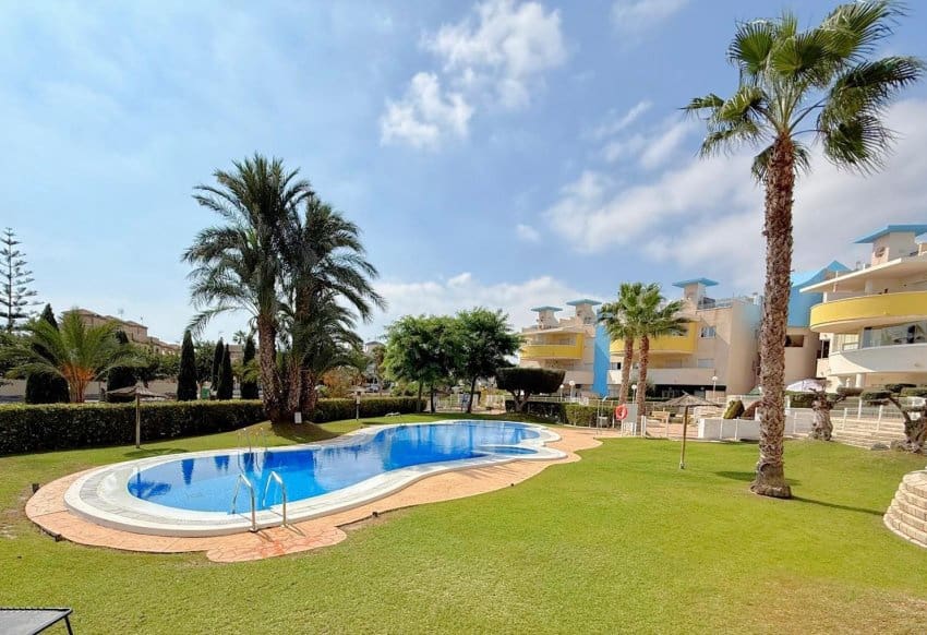 2 soveværelse Lejlighed til salg i Villamartin med swimmingpool garage - € 279.000 (Ref: 10084948)