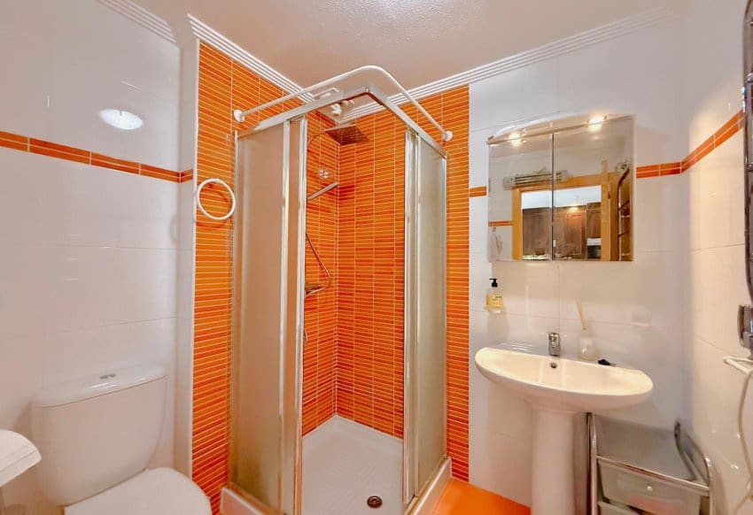 2 soveværelse Lejlighed til salg i Villamartin med swimmingpool garage - € 279.000 (Ref: 10084948)