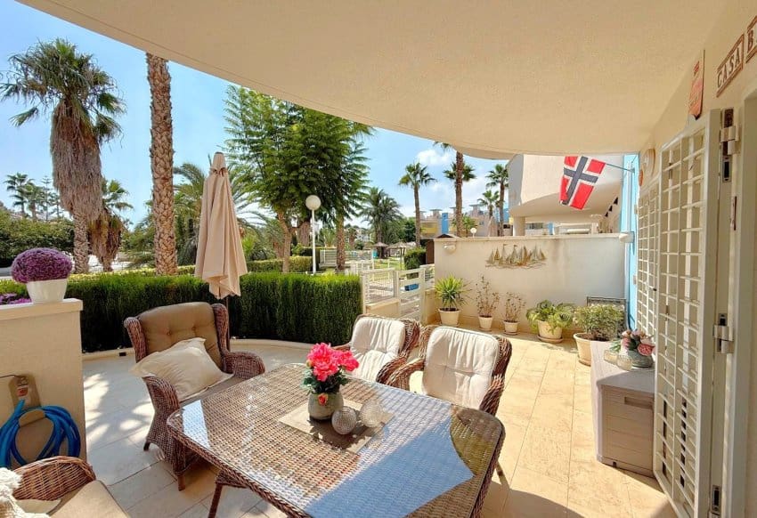 2 soveværelse Lejlighed til salg i Villamartin med swimmingpool garage - € 279.000 (Ref: 10084948)