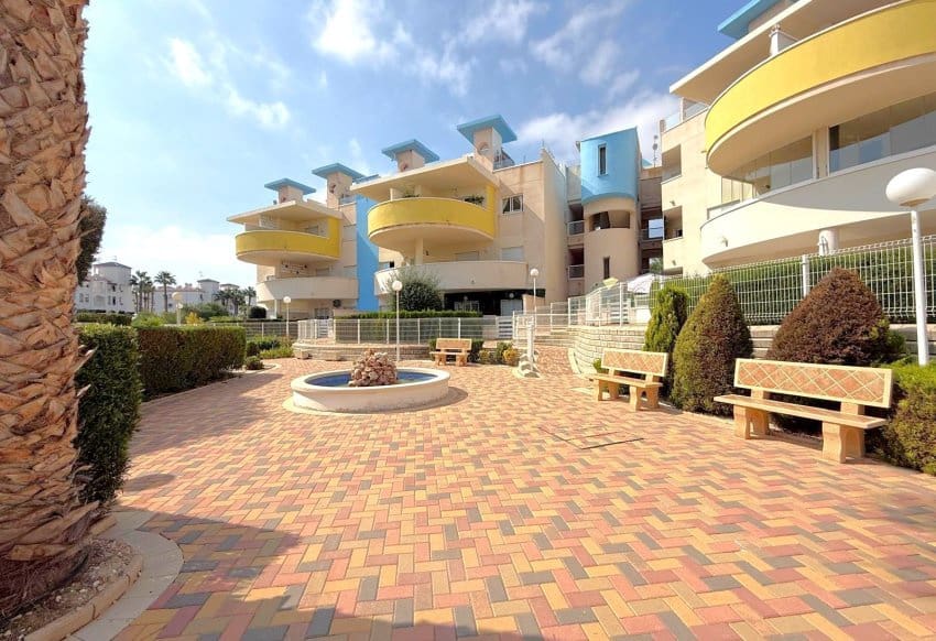 2 soveværelse Lejlighed til salg i Villamartin med swimmingpool garage - € 279.000 (Ref: 10084948)