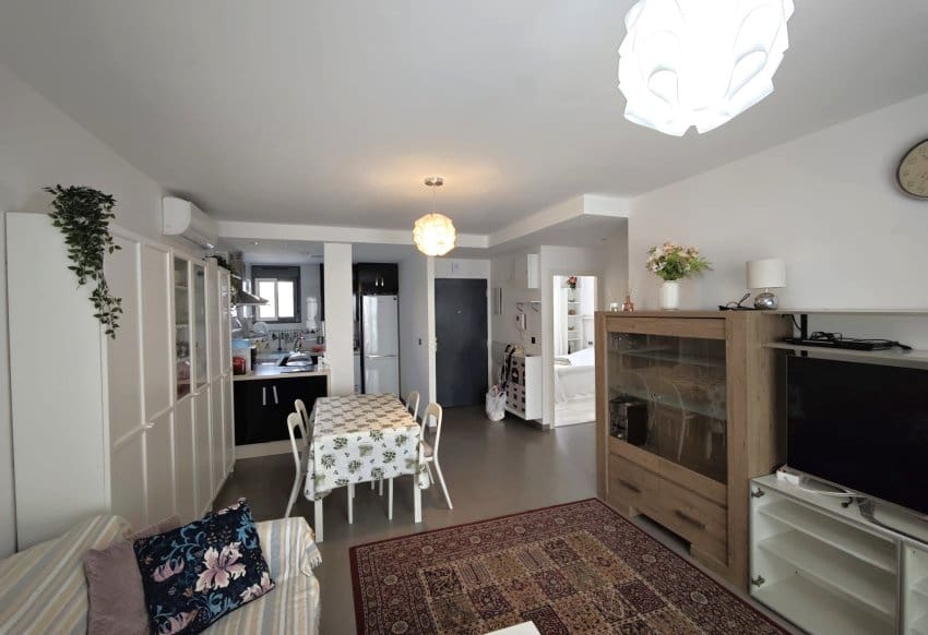 Apartamento de 2 habitaciones en La Zenia en venta con piscina garaje - 267.500 € (Ref: 10095369)