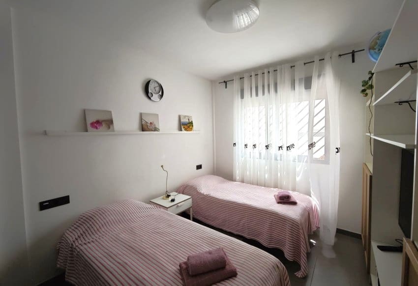Apartamento de 2 habitaciones en La Zenia en venta con piscina garaje - 267.500 € (Ref: 10095369)
