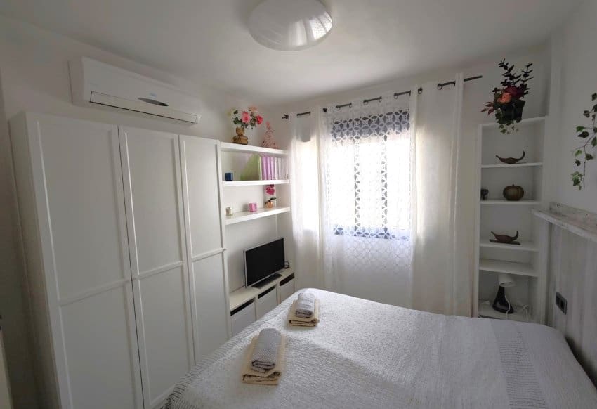 Apartamento de 2 habitaciones en La Zenia en venta con piscina garaje - 267.500 € (Ref: 10095369)