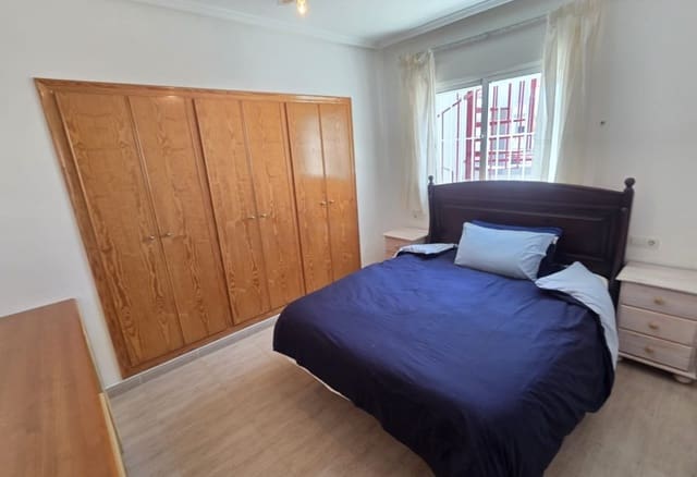Apartamento de 2 habitaciones en Villamartin, Orihuela en venta - 139.900 € (Ref: 10095370)