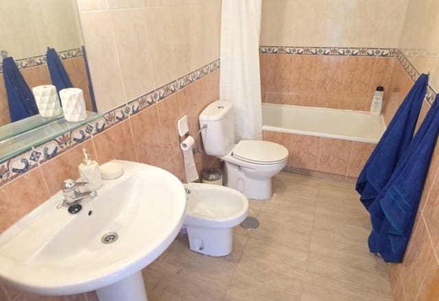 Apartamento de 2 habitaciones en Villamartin, Orihuela en venta - 139.900 € (Ref: 10095370)