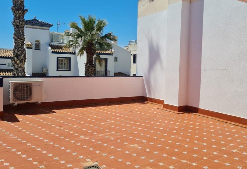 2 slaapkamer Bungalow te koop in Villamartin met zwembad - € 198.000 (Ref: 10095371)