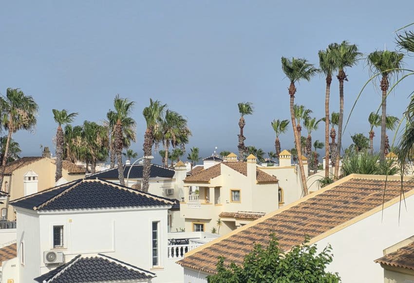 2 slaapkamer Bungalow te koop in Villamartin met zwembad - € 198.000 (Ref: 10095371)