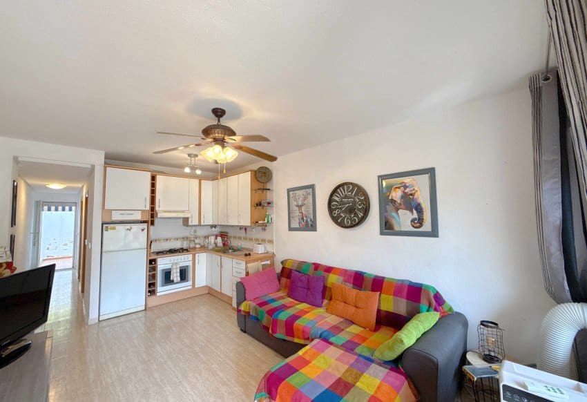 1 makuuhuone Huoneisto myytävänä paikassa Cabo Roig mukana uima-altaan - 149 950 € (Ref: 10095372)