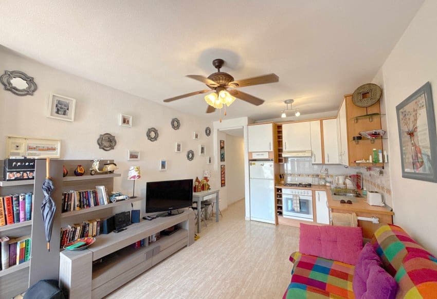 1 makuuhuone Huoneisto myytävänä paikassa Cabo Roig mukana uima-altaan - 149 950 € (Ref: 10095372)