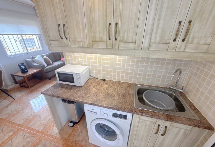 2 Zimmer Apartment zu verkaufen in Cabo Roig mit Pool Garage - 179.950 € (Ref: 10095374)