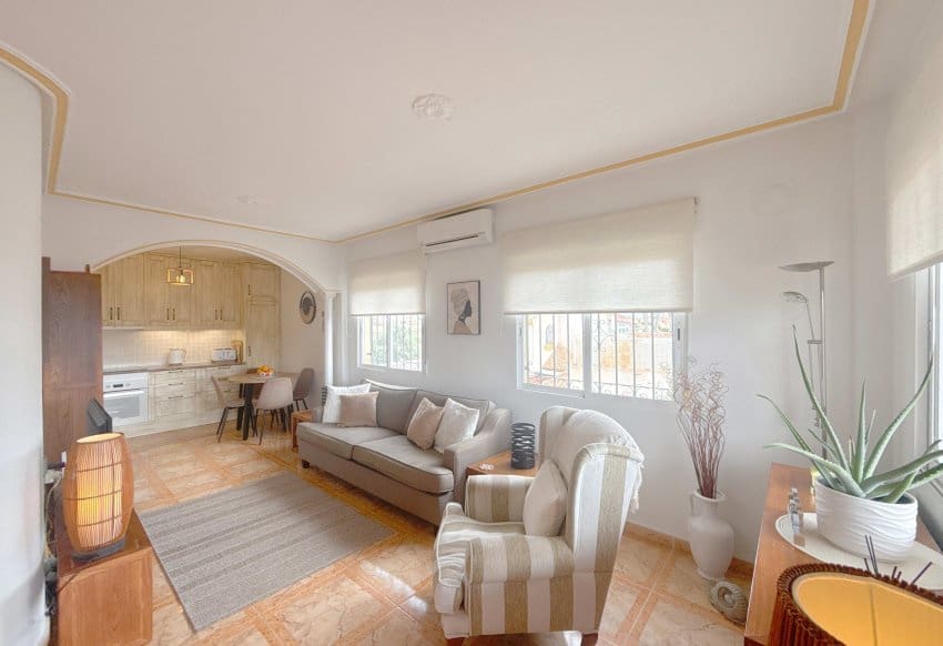 2 Zimmer Apartment zu verkaufen in Cabo Roig mit Pool Garage - 179.950 € (Ref: 10095374)