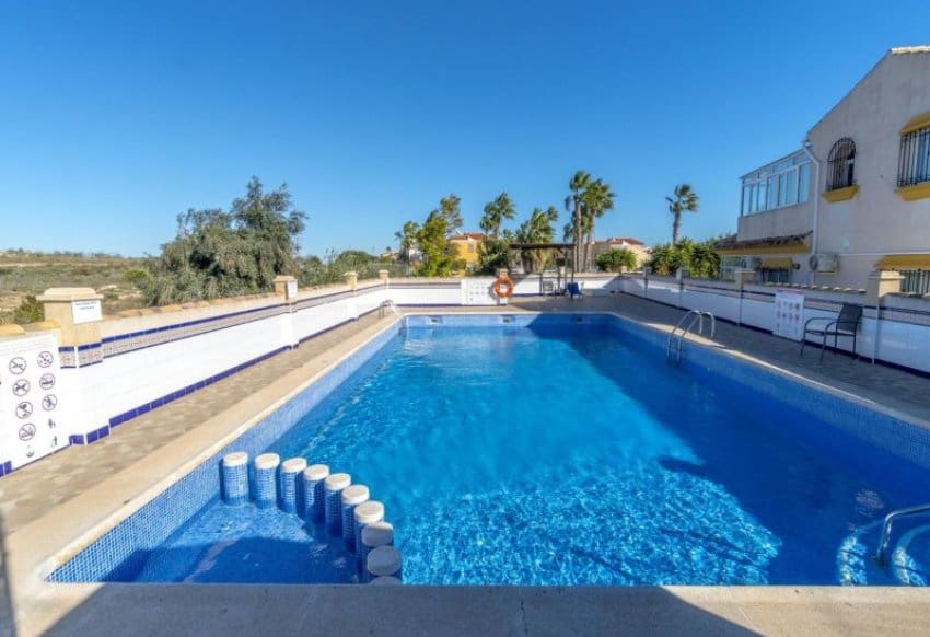 2 Zimmer Apartment zu verkaufen in Cabo Roig mit Pool Garage - 179.950 € (Ref: 10095374)