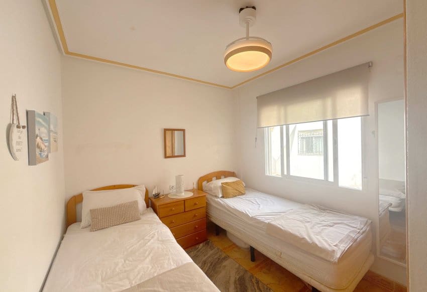 2 Zimmer Apartment zu verkaufen in Cabo Roig mit Pool Garage - 179.950 € (Ref: 10095374)