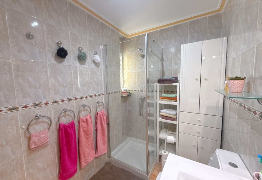 2 Zimmer Apartment zu verkaufen in Cabo Roig mit Pool Garage - 179.950 € (Ref: 10095374)