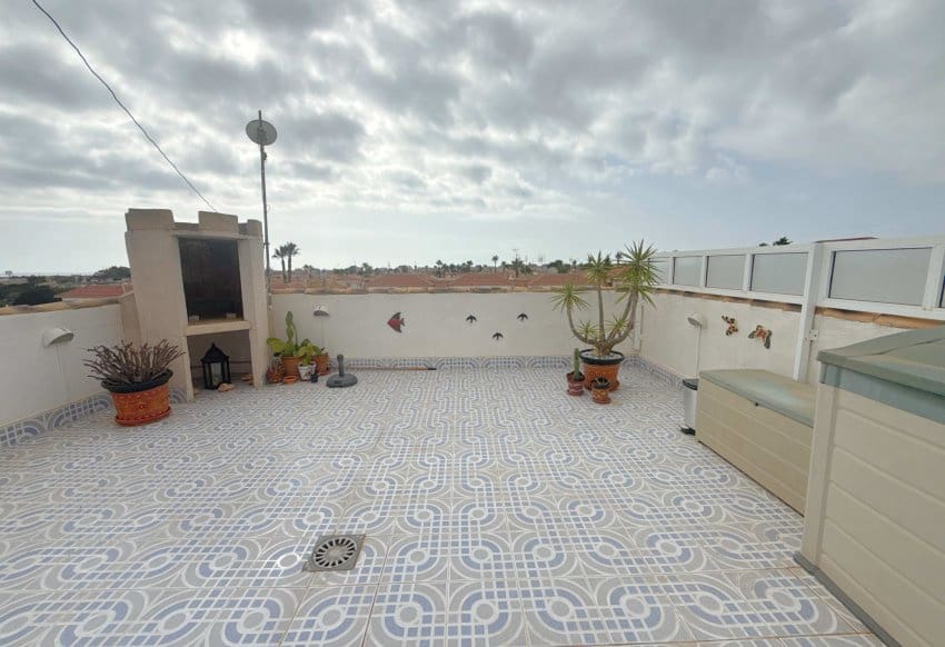 2 Zimmer Apartment zu verkaufen in Cabo Roig mit Pool Garage - 179.950 € (Ref: 10095374)