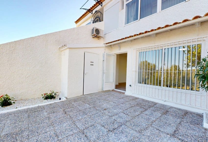 2 bedroom Apartment for sale in Villamartin - € 199,000 (Ref: 10158302)
