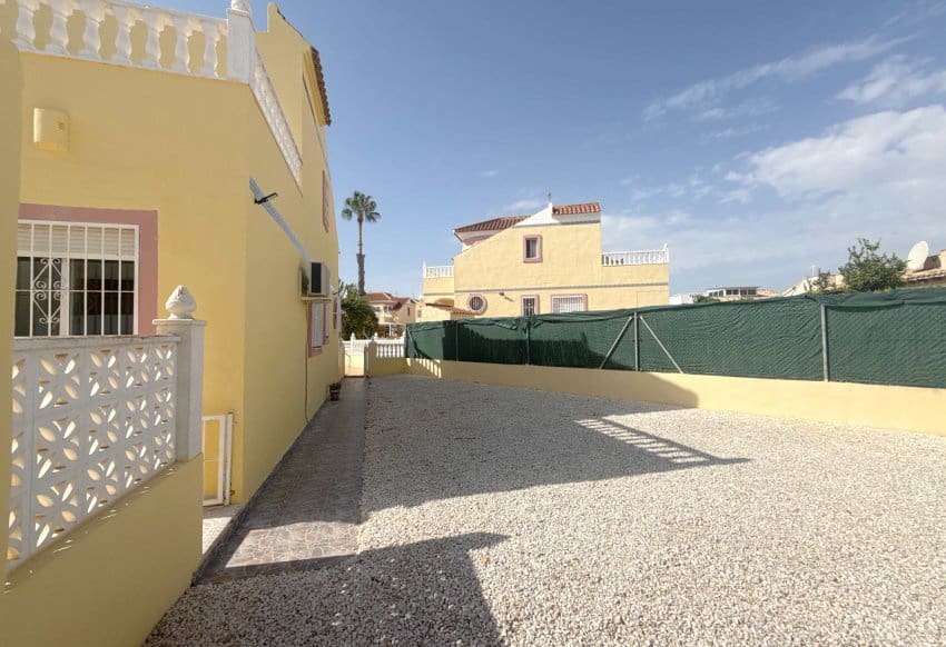 3 sovrum Hus till salu i La Zenia med pool garage - 269 950 € (Ref: 10158303)