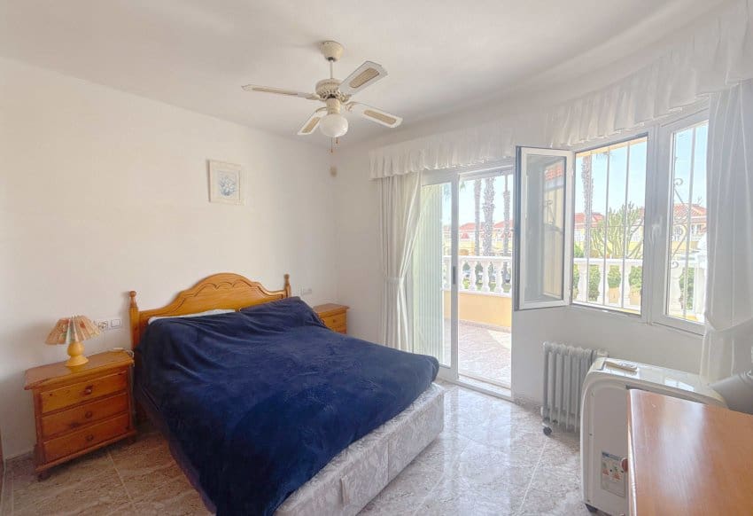 3 sovrum Hus till salu i La Zenia med pool garage - 269 950 € (Ref: 10158303)