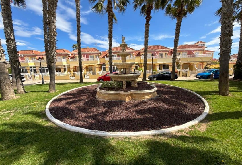 3 sovrum Hus till salu i La Zenia med pool garage - 269 950 € (Ref: 10158303)