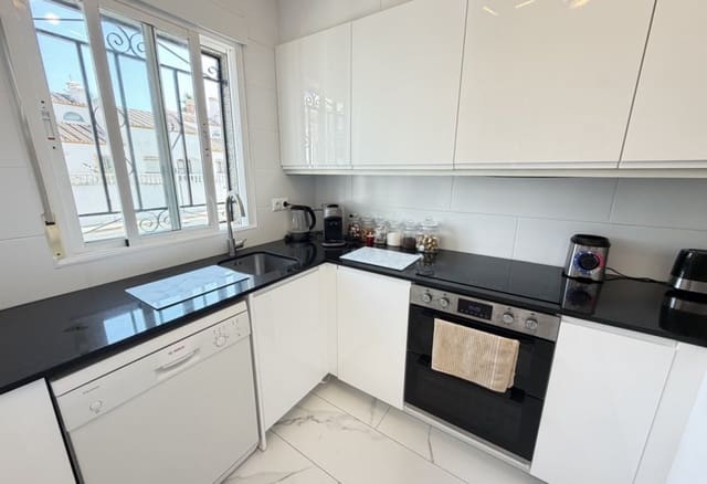 5 soveværelse Villa til salg i Villamartin, Orihuela med swimmingpool - € 450.000 (Ref: 10158304)