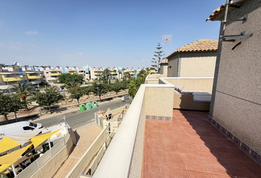5 soveværelse Villa til salg i Villamartin med swimmingpool - € 450.000 (Ref: 10158304)