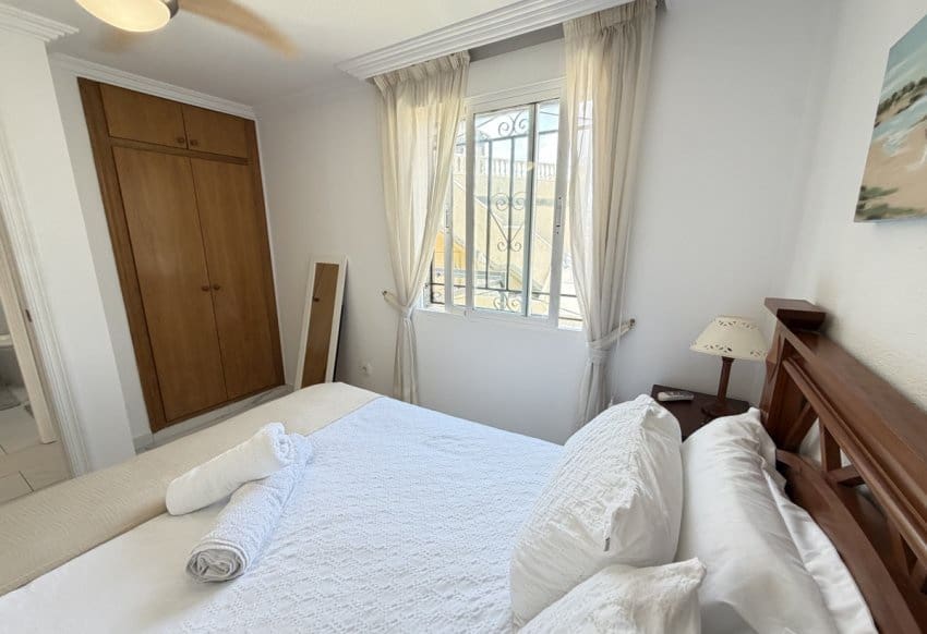 5 soveværelse Villa til salg i Villamartin med swimmingpool - € 450.000 (Ref: 10158304)