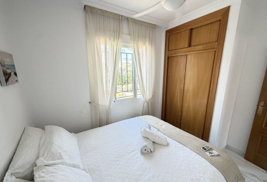 5 soveværelse Villa til salg i Villamartin med swimmingpool - € 450.000 (Ref: 10158304)