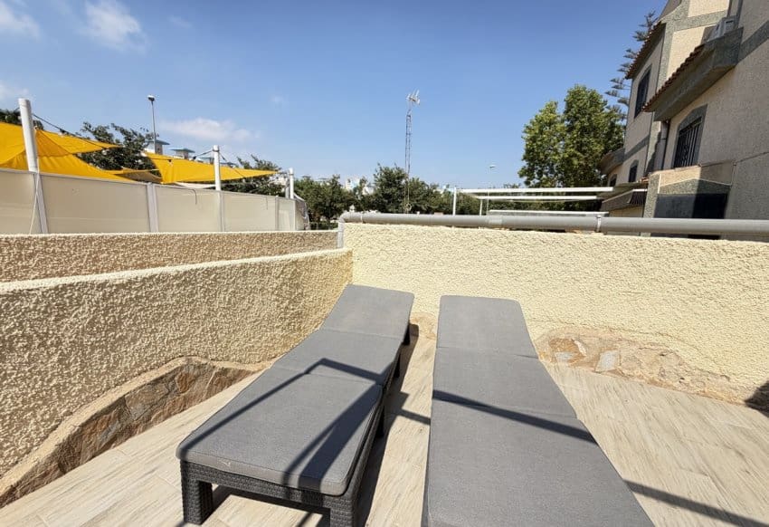 5 soveværelse Villa til salg i Villamartin med swimmingpool - € 450.000 (Ref: 10158304)