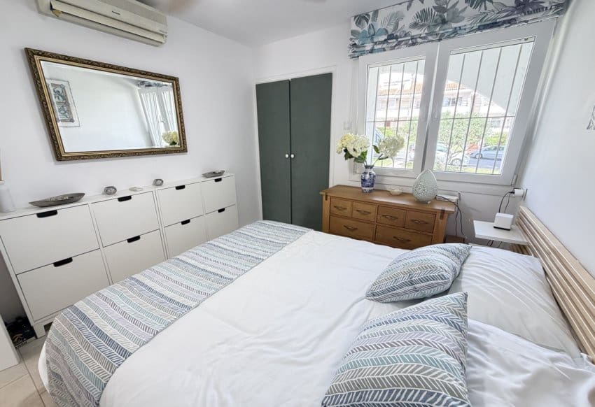 2 bedroom Bungalow for sale in Villamartin - € 269,995 (Ref: 10158305)