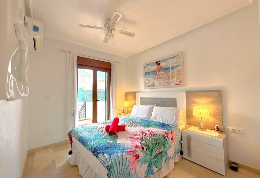 3 bedroom Townhouse for sale in Villamartin with pool - € 299,000 (Ref: 10170373)